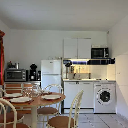 Apartment Lumineux Avec Terrasse, Parking & Piscine - 300m De La Plage, - Fr-1-229b-748 *